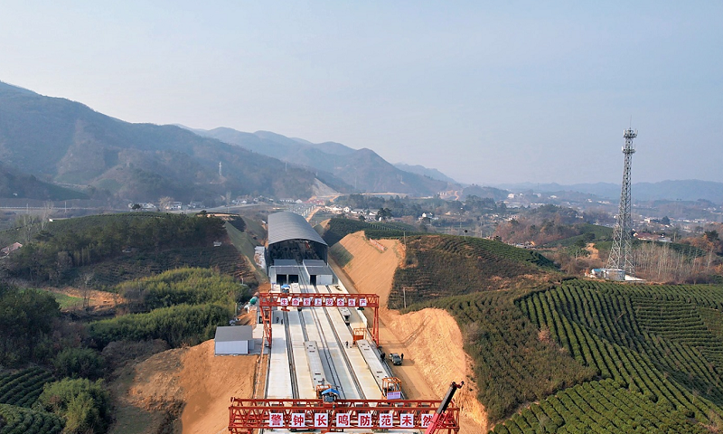 1713401532460.png 河南省首個山嶺重丘區(qū)集約化現(xiàn)代化預(yù)制梁場圓滿完成使命任務(wù)2.png